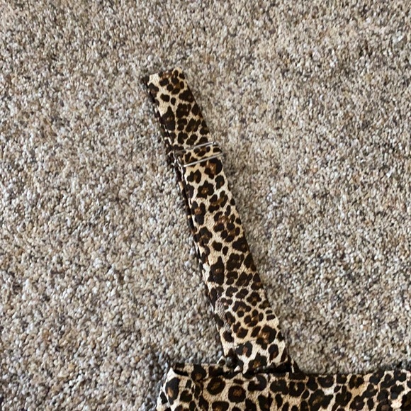 New worn once leopard tank shirt, smocked back, button front, adjustable straps - Picture 3 of 6